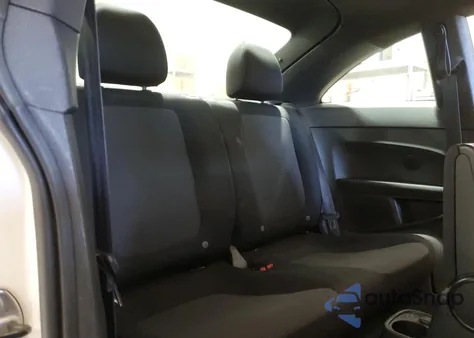 2014 Volkswagen Beetle z USA, uszkodzony, nr VIN 3VWFP7AT8EM610267